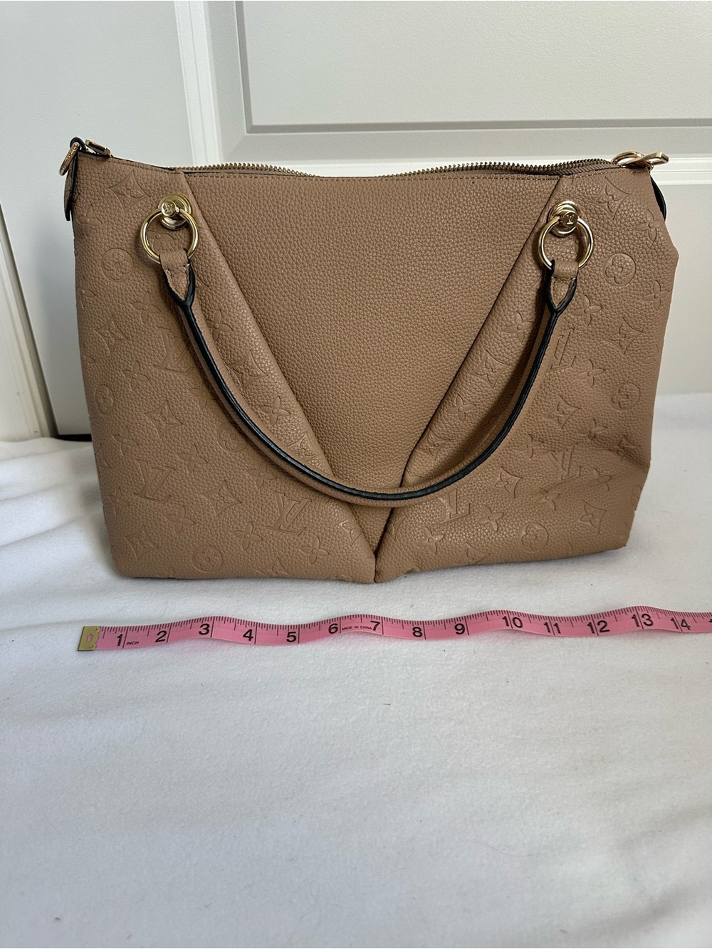 INSPIRED Beige Shoulder Bag with Gold Hardware - Picture 2 of 6